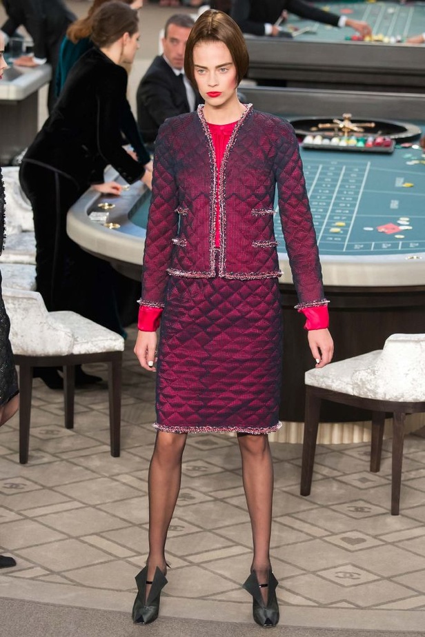 شانيل تقتحم الموضة الراقية للأسود والأبيض