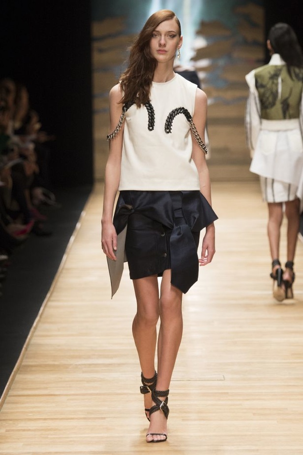 مجموعة Guy Laroche لربيع و صيف 2016