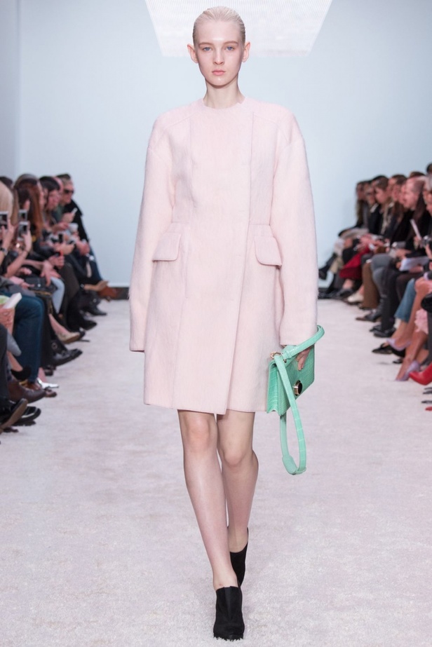 الشتاء يتحول الى ربيع في مجموعة Giambattista Valli