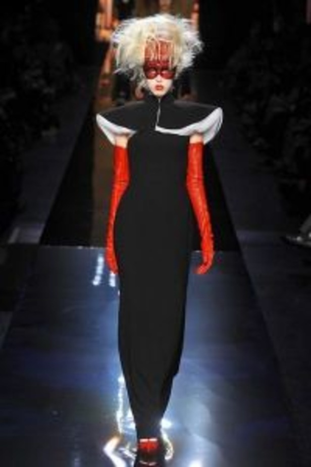 الأنوثة بكل قوّتها بتصاميم من Jean Paul Gaultier