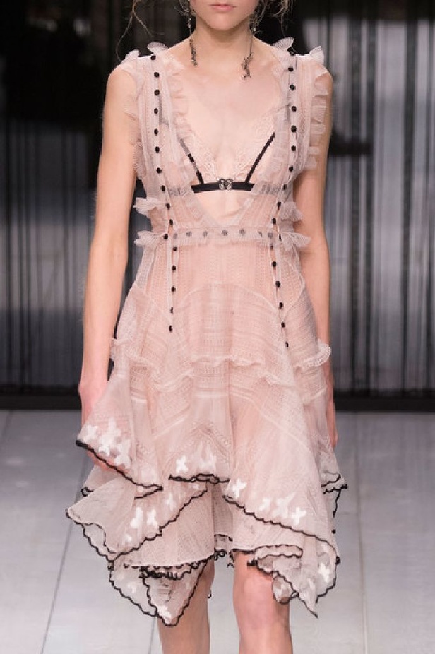 مجموعة الكسندر ماكوين لخريف وشتاء 2016