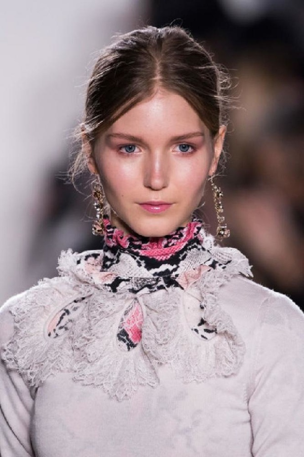 عرض بلوغيرل لخريف وشتاء 2016-2017