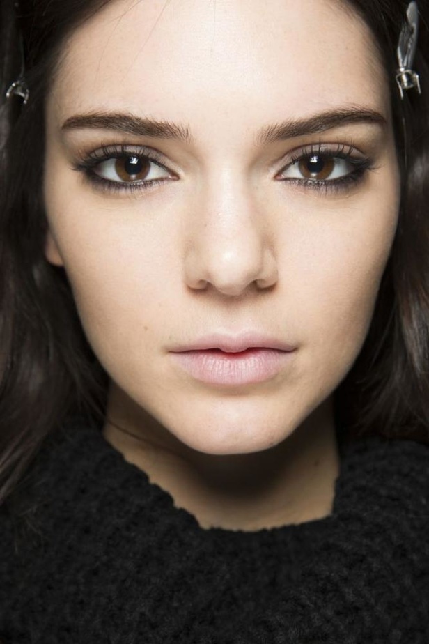 عرض دار ازياء فيرساتشي لخريف وشتاء 2016-2017