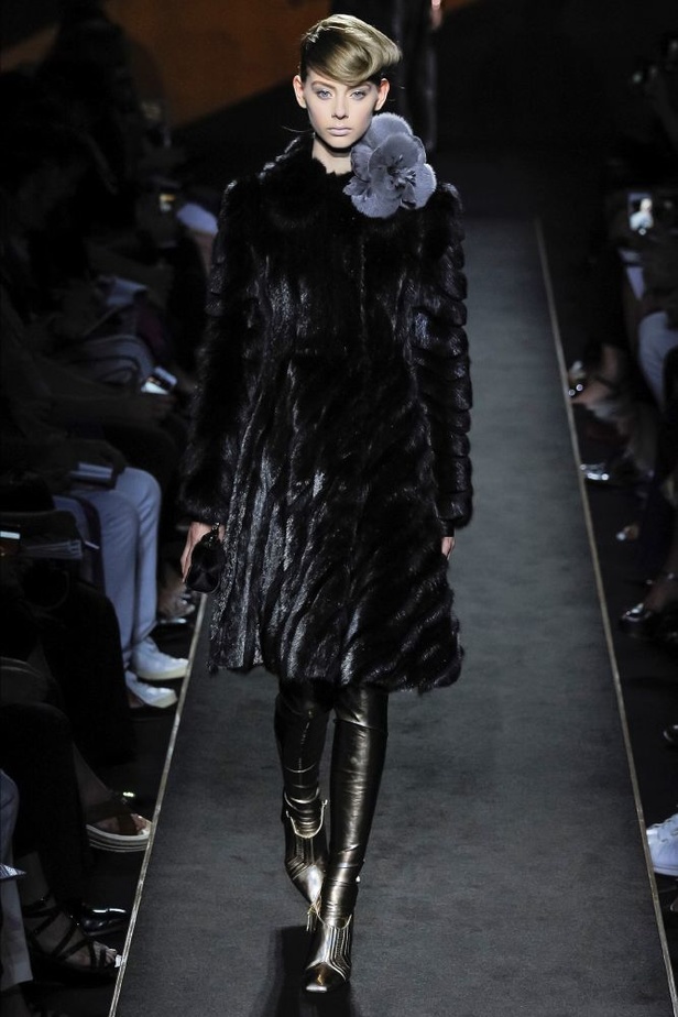 الفرو الراقي على طريقة دار Fendi