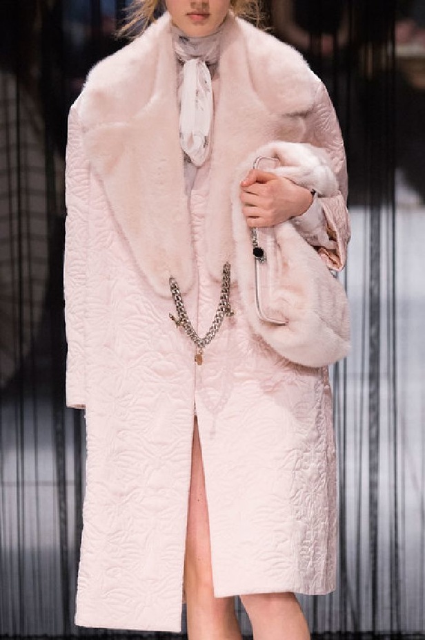 مجموعة الكسندر ماكوين لخريف وشتاء 2016