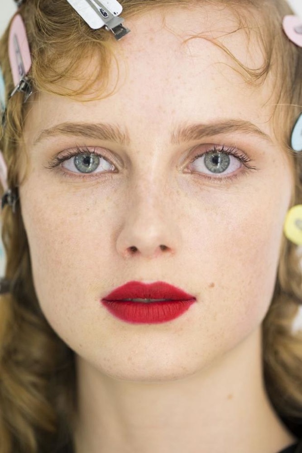 عرض برادا لخريف وشتاء 2016-2017