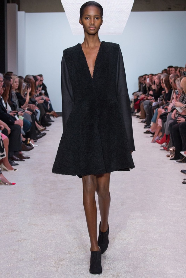 الشتاء يتحول الى ربيع في مجموعة Giambattista Valli