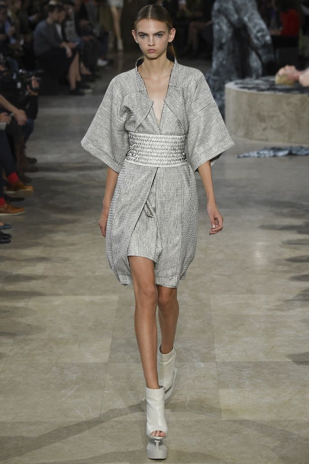 مجموعة Iris Van Herpen لربيع و صيف 2016