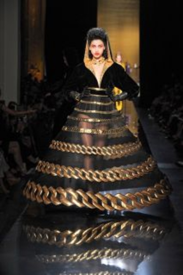 الأنوثة بكل قوّتها بتصاميم من Jean Paul Gaultier