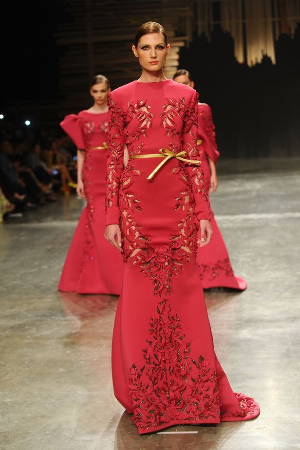 Ezra يتوّج امرأته ملكة على عرش الأناقة