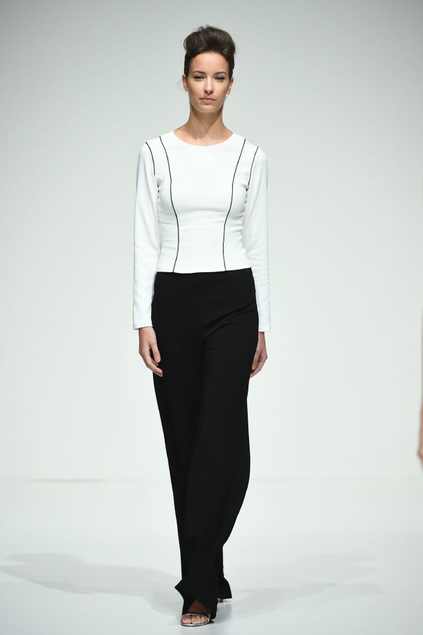 البساطة الراقية العنوان الأبرز "عائشة رمضان"