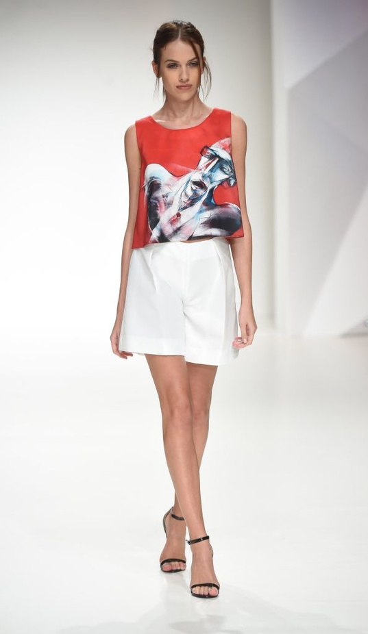 عرض ازياء زينة برسلي لربيع و صيف 2016