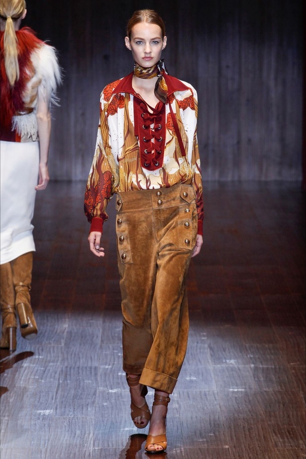 Gucci تمرد السبعينيات بألوان نارية!