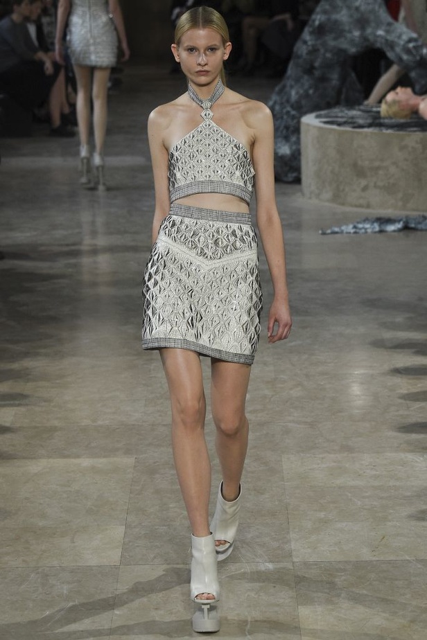 مجموعة Iris Van Herpen لربيع و صيف 2016