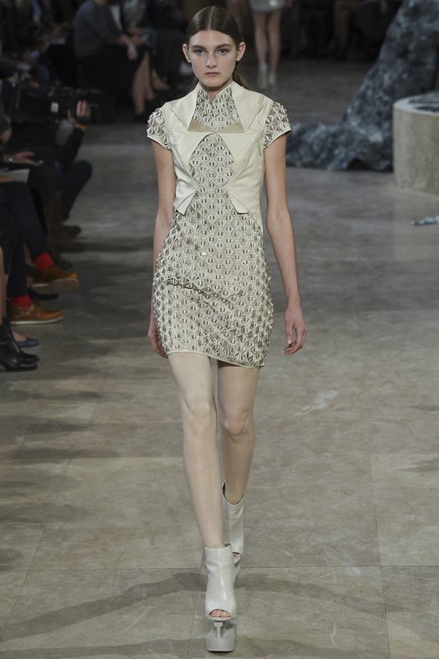 مجموعة Iris Van Herpen لربيع و صيف 2016