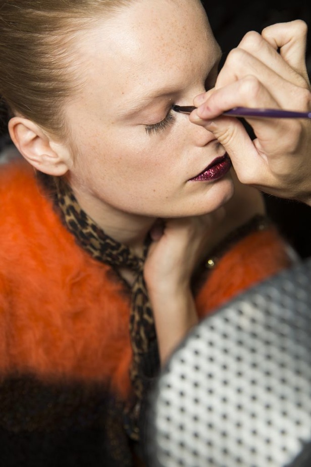 فرساتشي ترسم خيوطا جديدة في اسبوع الهوت كوتور