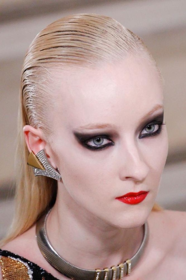 عرض سان لوران لخريف وشتاء 2016-2017