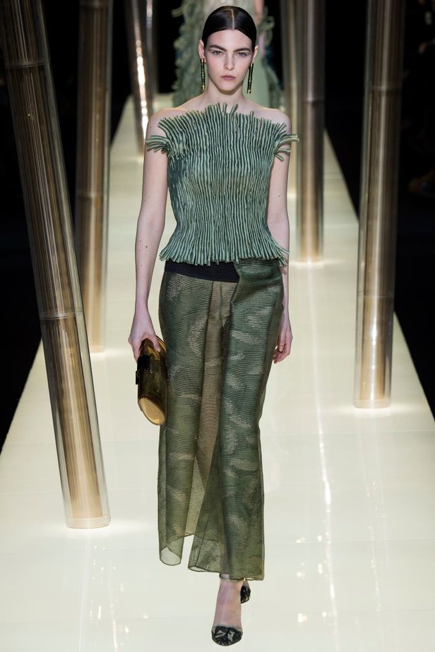 Armani Prive يُدخلنا حدائق البامبو في مجموعته الجديدة 