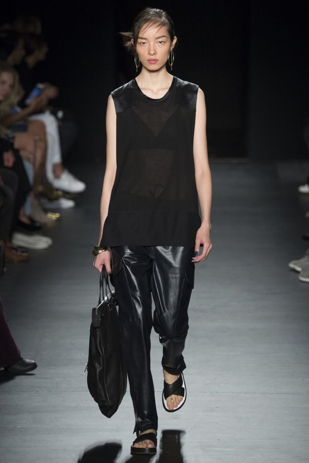 أناقة رياضية وعصرية في عرض Rag & Bone