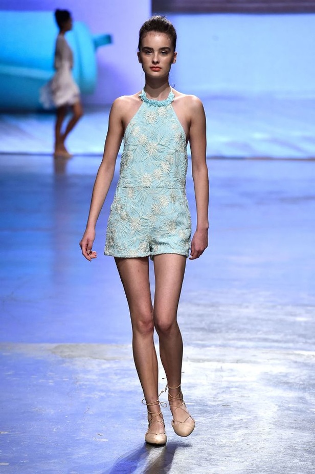 عرض ازياء MADIYAH AL SHARQI لربيع و صيف 2016