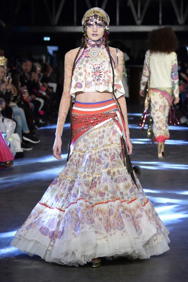 مجموعة  Manish Arora لربيع و صيف 2016