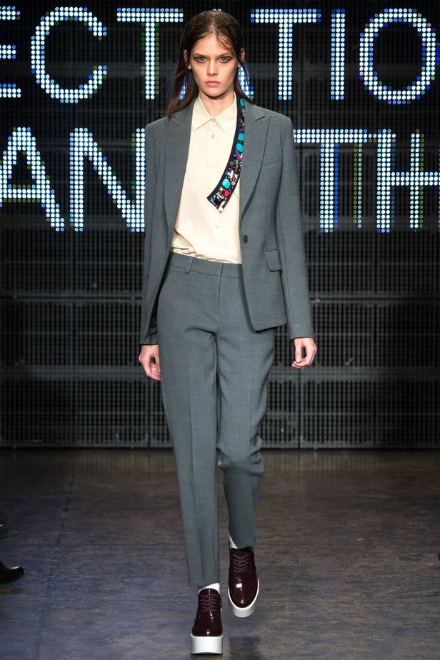 DKNY تصاميم عصرية مع طابع ذكوري