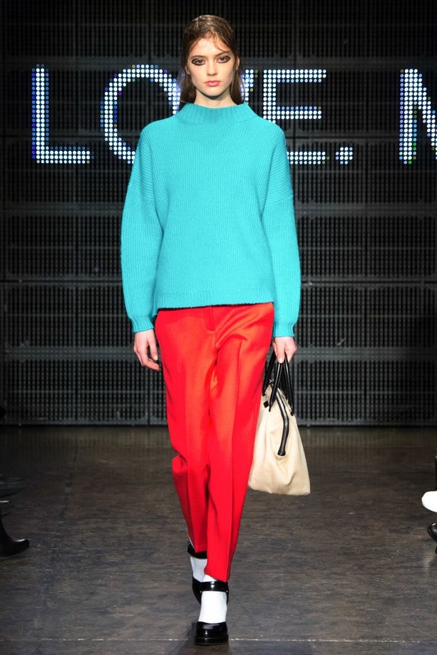 DKNY تصاميم عصرية مع طابع ذكوري