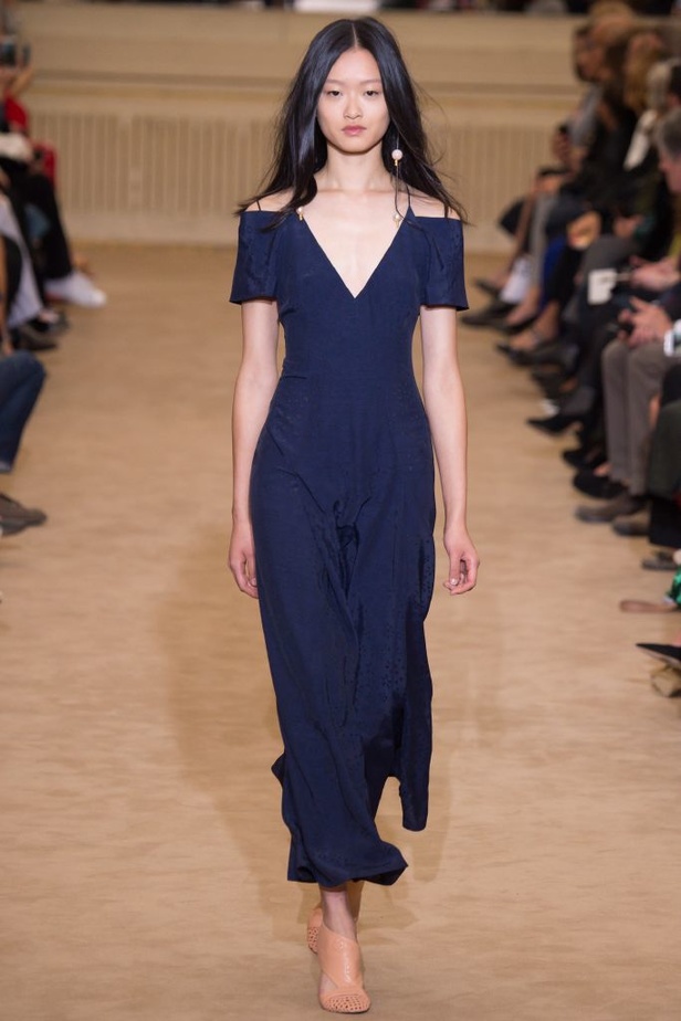 مجموعة Roland Mouret لربيع و صيف 2016