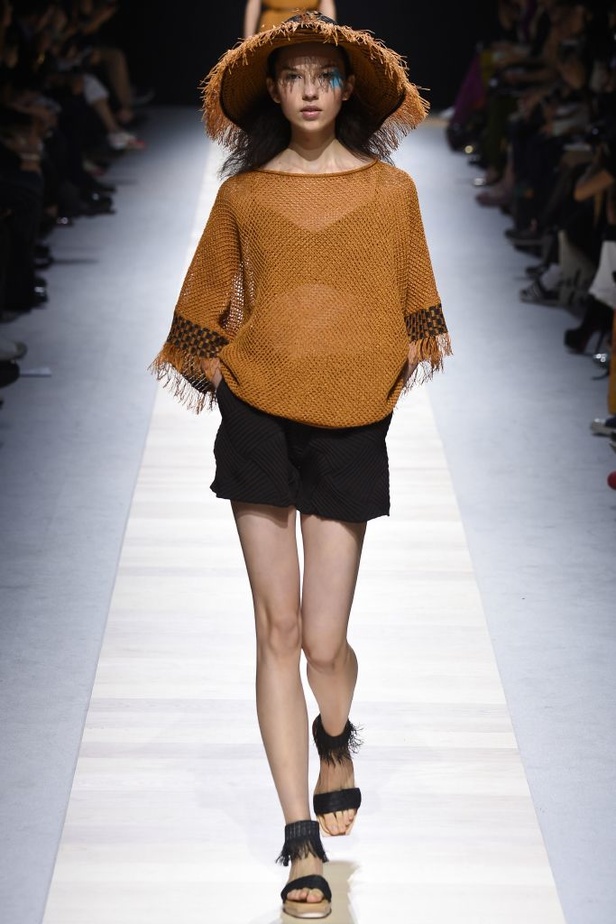 مجموعة Issey Miyake لربيع و صيف 2016