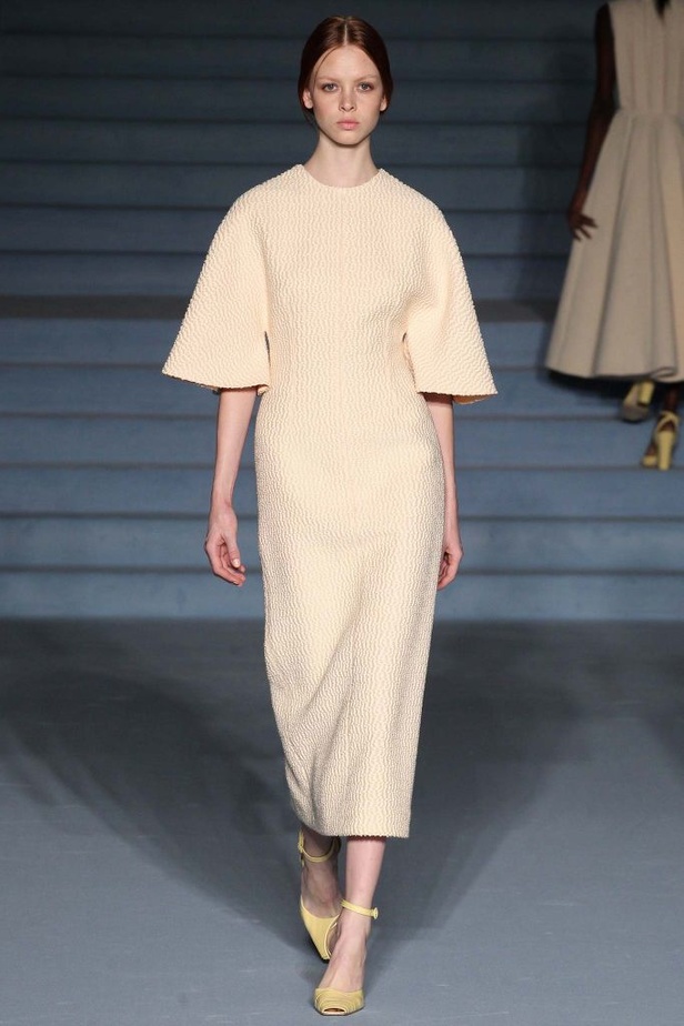 مجموعة Emilia Wickstead.. شتاء بألوان الربيع! 