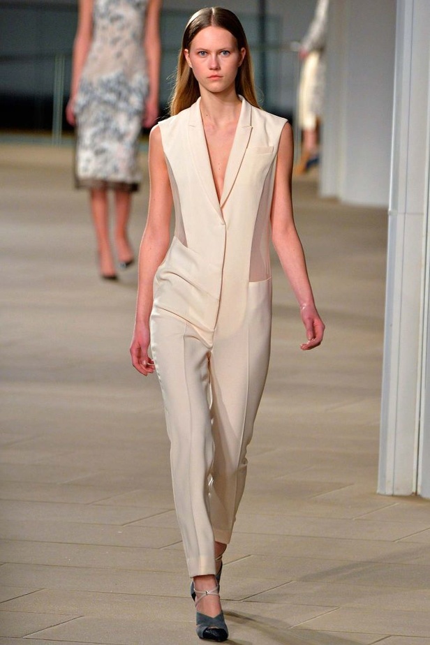 Prabal Gurung ...يجمع بين الدفء والأنوثة