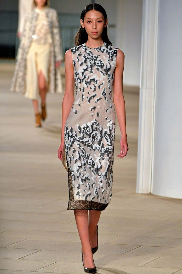 Prabal Gurung ...يجمع بين الدفء والأنوثة