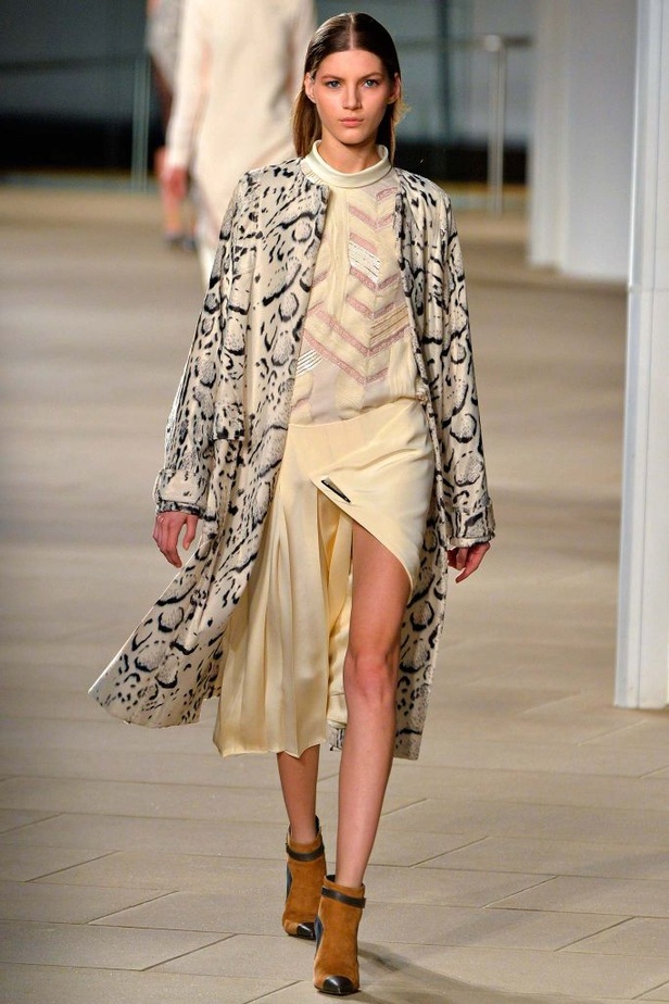 Prabal Gurung ...يجمع بين الدفء والأنوثة