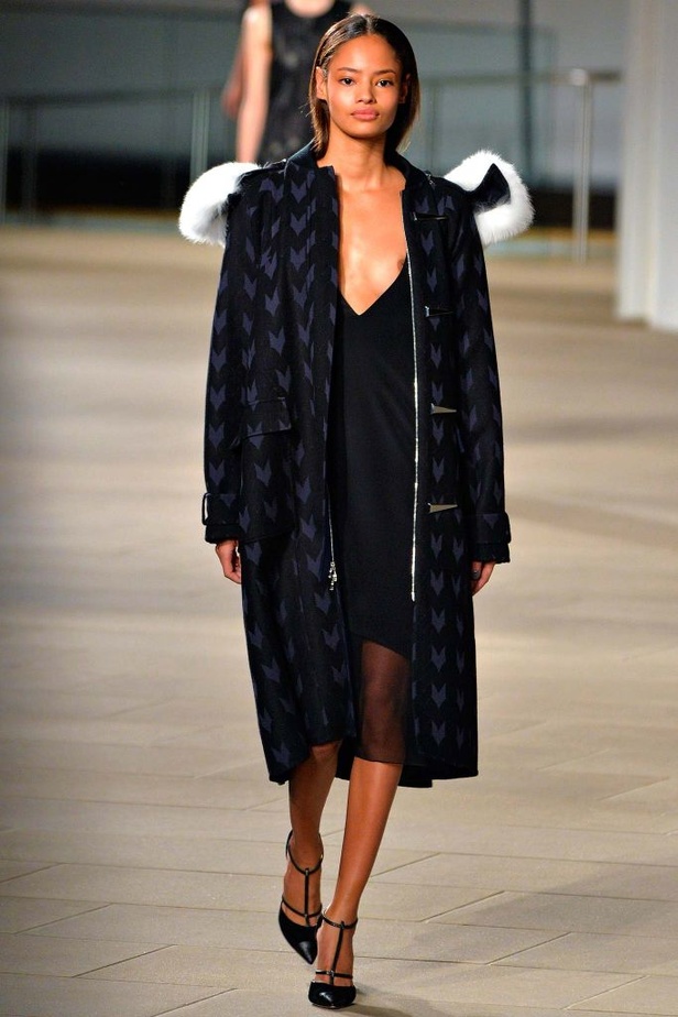 Prabal Gurung ...يجمع بين الدفء والأنوثة