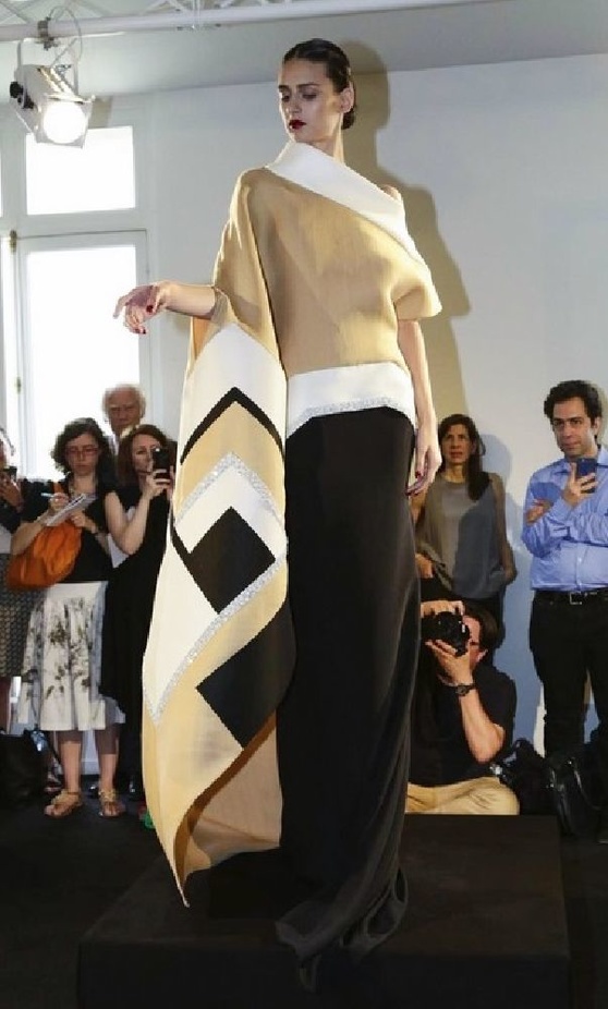 Stephane Rolland بين التكرار والمبالغة