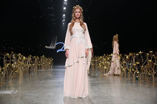 دعوة إلى السلام بلمسات ملكيّة في مجموعة "Zareena"