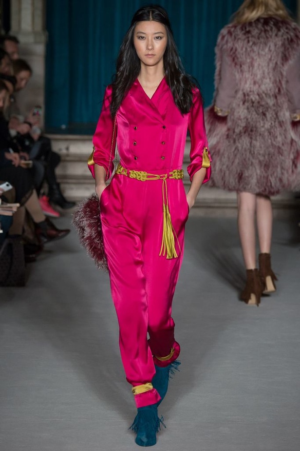 ماثيو وليامسون: لمسة من الأناقة والتداخلات اللونية المبتكرة