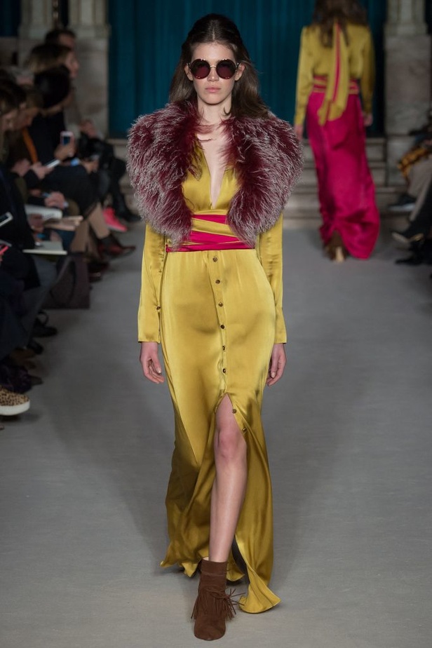 ماثيو وليامسون: لمسة من الأناقة والتداخلات اللونية المبتكرة