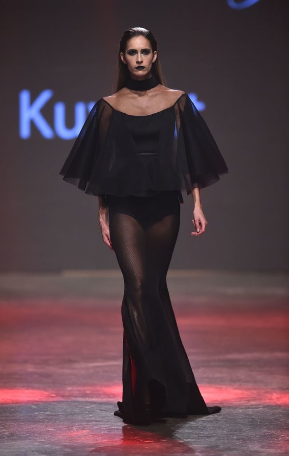 عرض ازياء Yousef El Jasmi لربيع و صيف 2016 