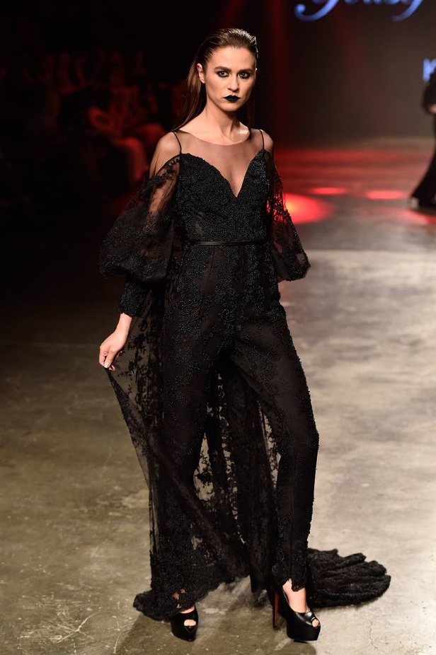 عرض ازياء Yousef El Jasmi لربيع و صيف 2016 