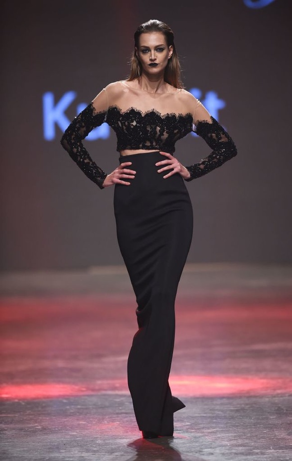 عرض ازياء Yousef El Jasmi لربيع و صيف 2016 