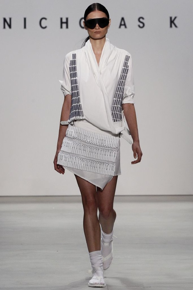 Nicholas K يعود بنا الى الطابع القبلي 