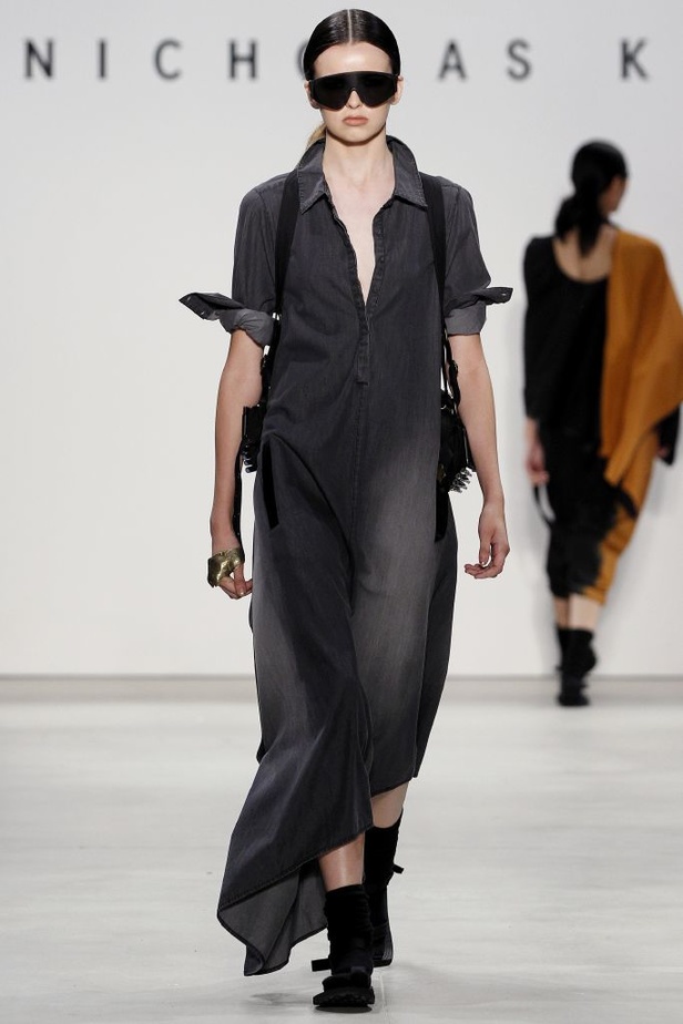 Nicholas K يعود بنا الى الطابع القبلي 