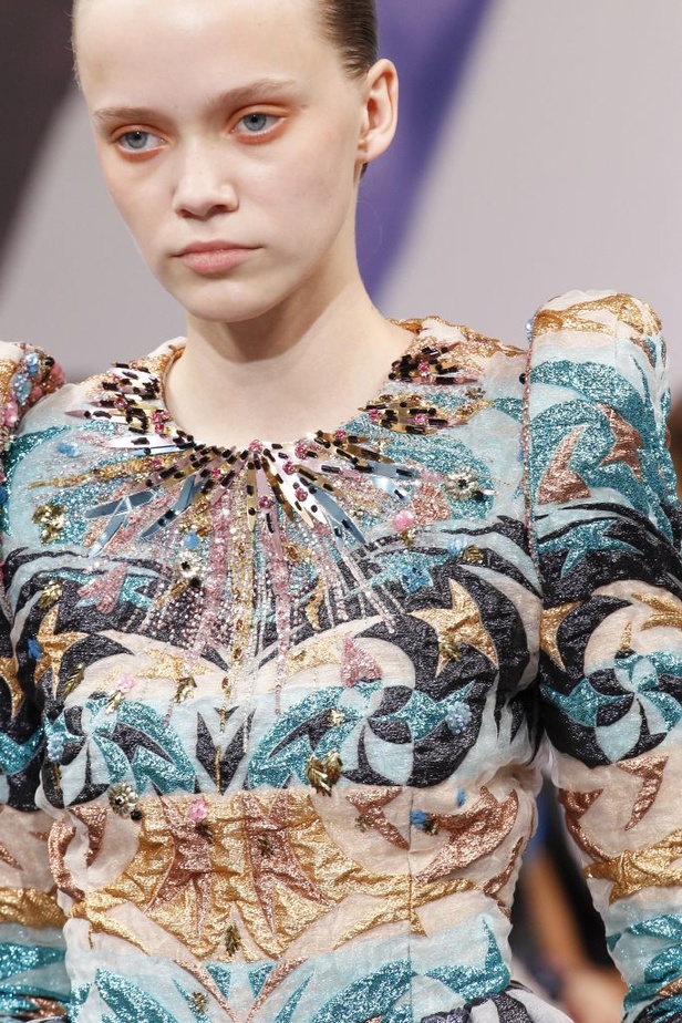 اجواء ساحرة في مجموعة دار ازياء Schiaparelli