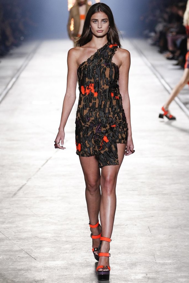 مجموعة Versace لربيع و صيف 2016