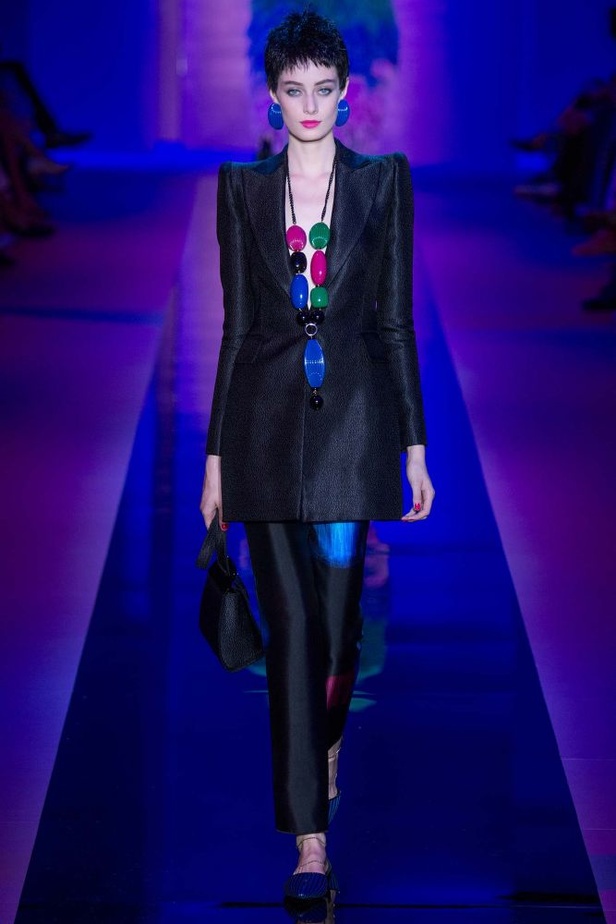 Armani Privé: شتاء صاخب و لامع !