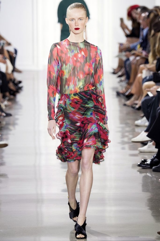 أنوثة وعصرية مبهرة في عرض ناجح لـJason Wu