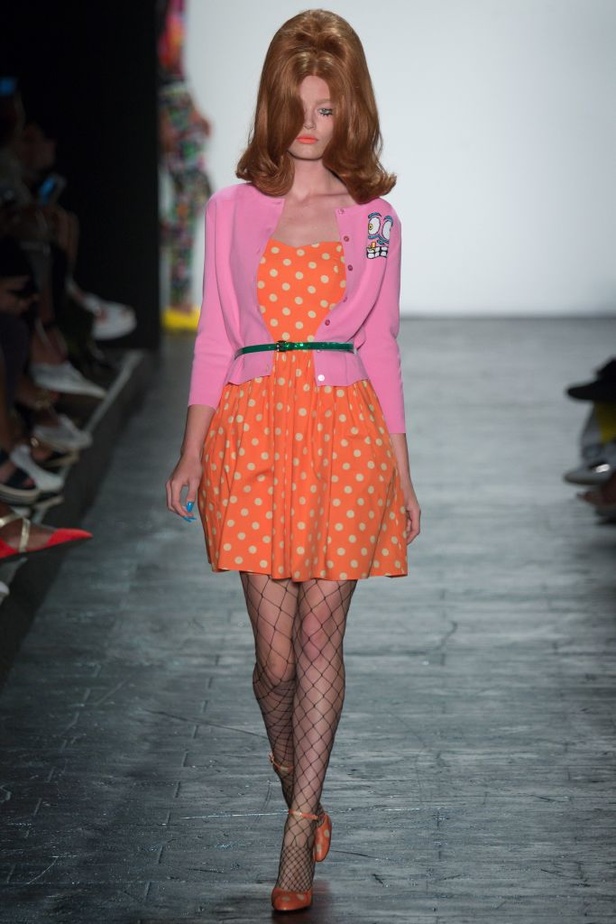 رحلة فكاهية وملونة في عالم Jeremy Scott الخاص!