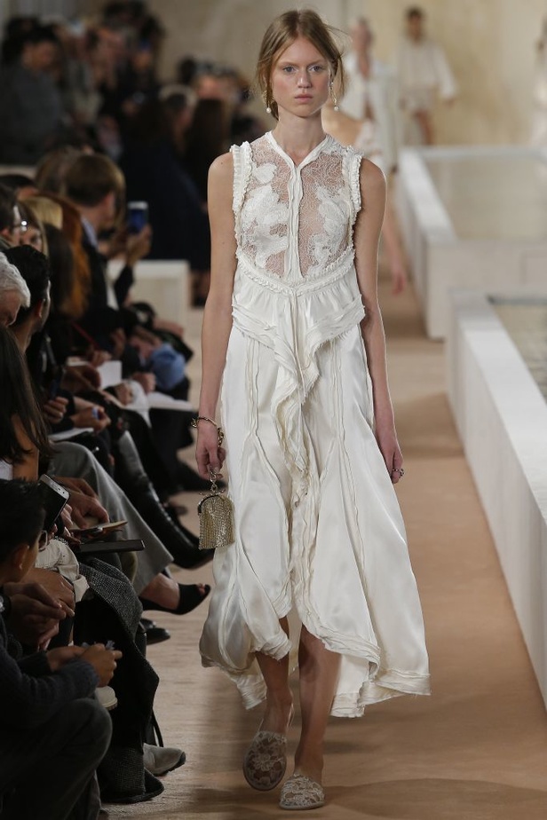 مجموعة Balenciaga لربيع و صيف 2016