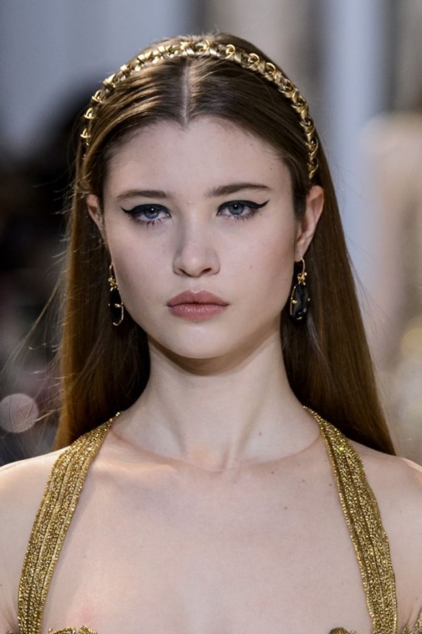  مجموعة ايلي صعب للأزياء الفاخرة لربيع وصيف 2017